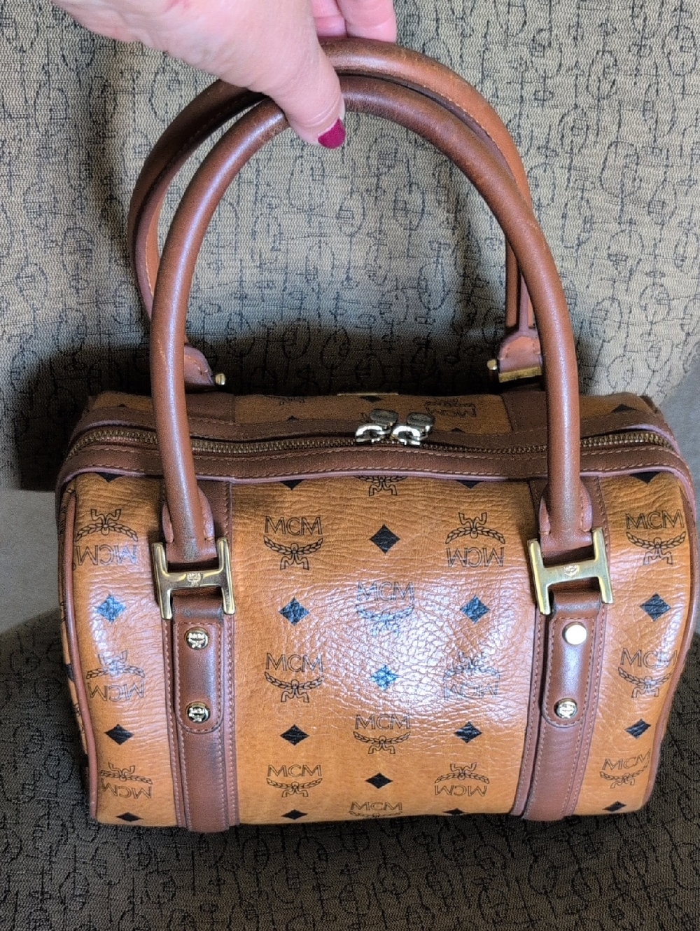 Authentic MCM Visetos Cognac One Pocket Boston Handbag In Great Condition! - Picture 2 of 15